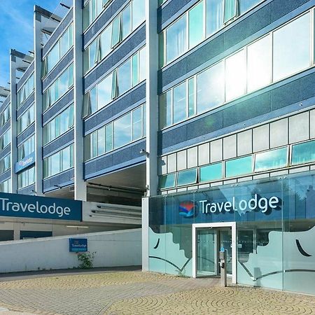Travelodge London Teddington Екстериор снимка
