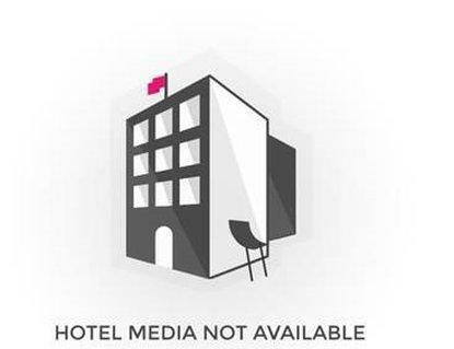 Travelodge London Teddington Екстериор снимка